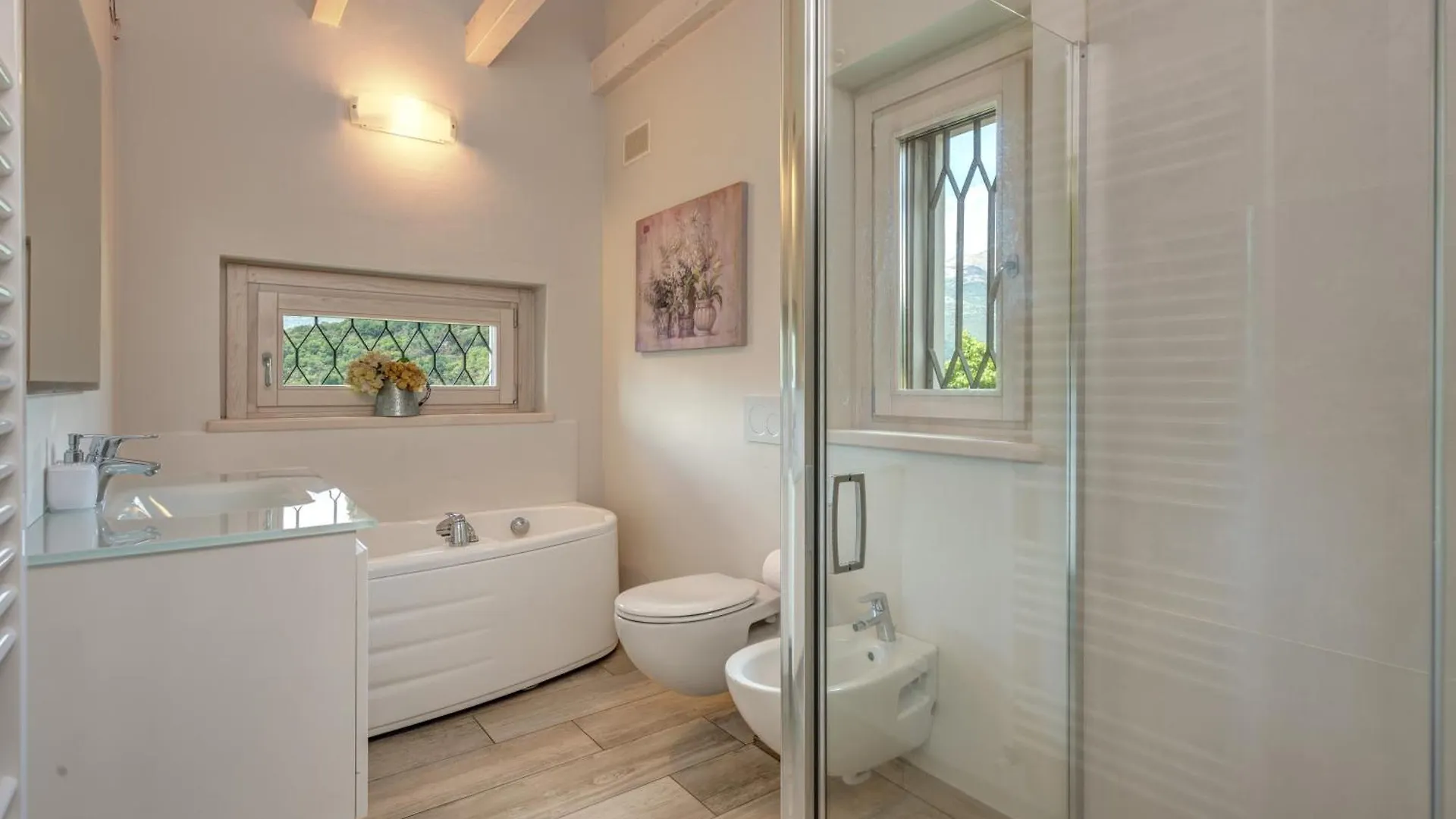 Villa La Corte With Amazing Pool And Garden Colico