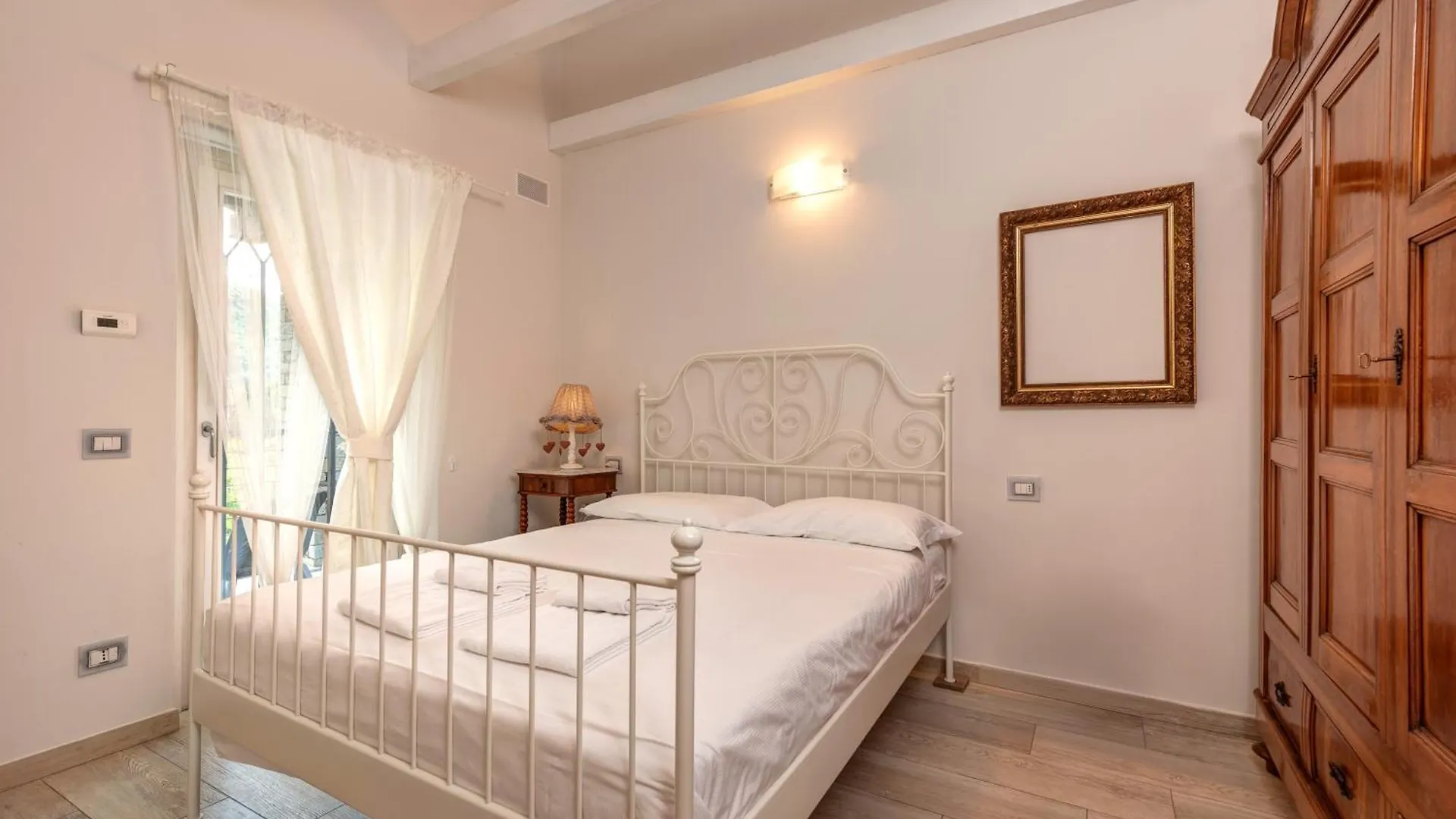 Villa La Corte With Amazing Pool And Garden Colico Italien