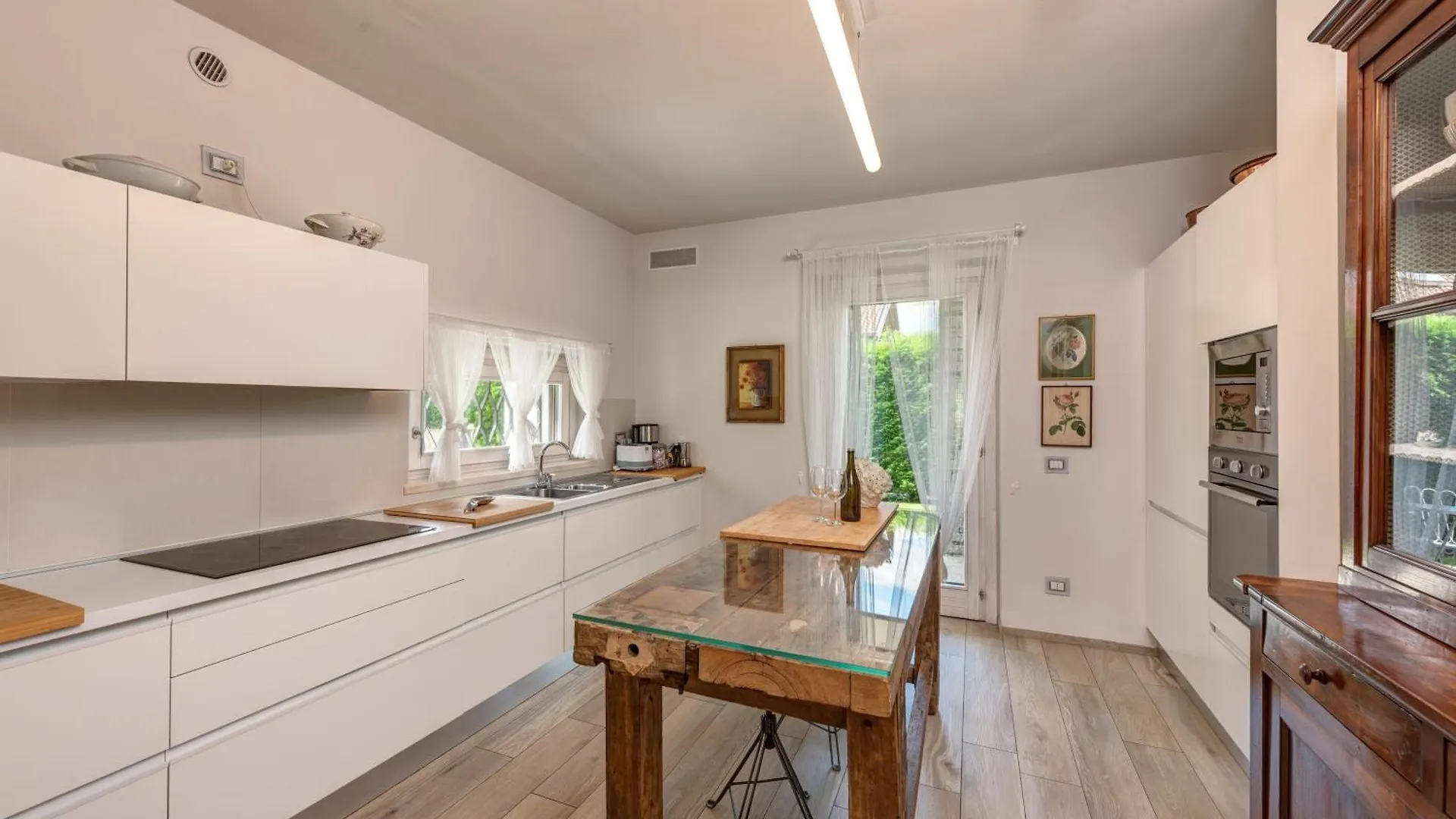 Villa La Corte With Amazing Pool And Garden Colico 0*,  Italien