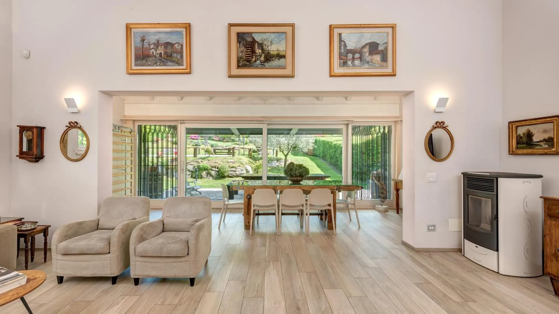 Villa La Corte With Amazing Pool And Garden Colico 0*,  Italien