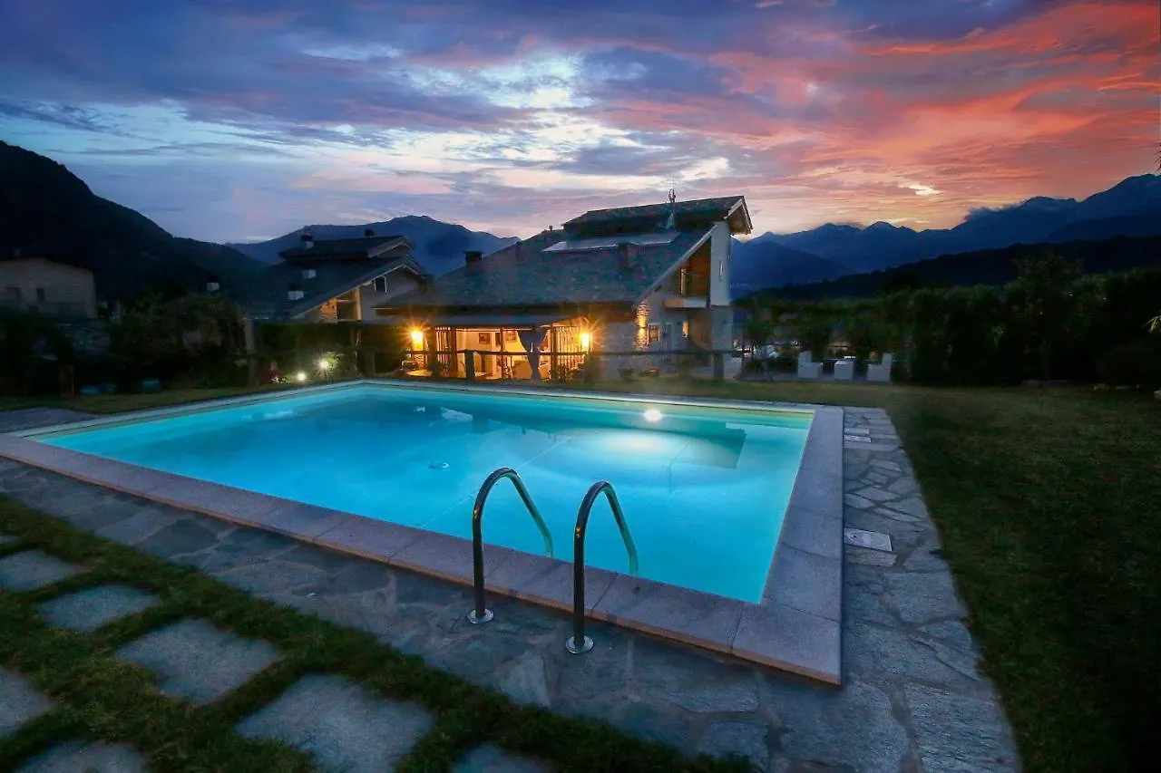 Villa La Corte With Amazing Pool And Garden Colico