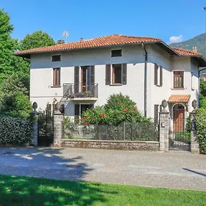 Ferienhaus Foreground - Pet Friendly Stay- Garden-parking-lake View- Bike Friendly House, Colico