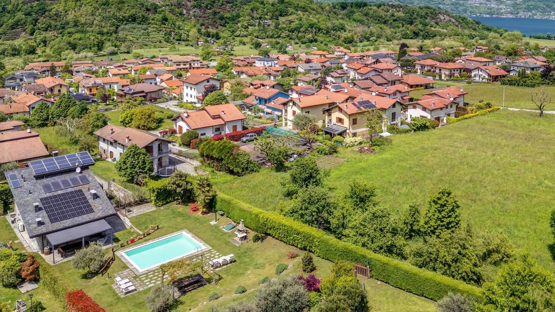 Villa La Corte With Amazing Pool And Garden Colico