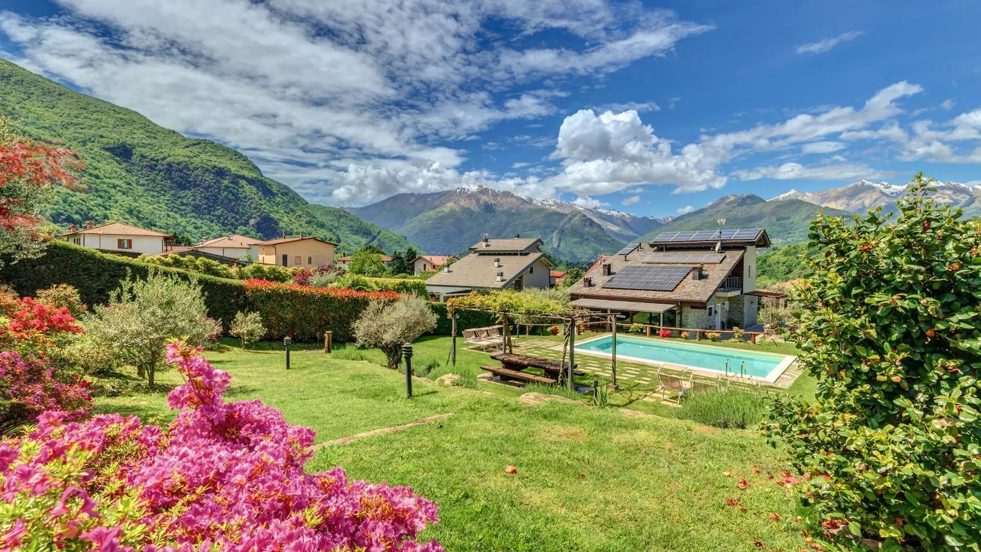 Villa La Corte With Amazing Pool And Garden 科利科